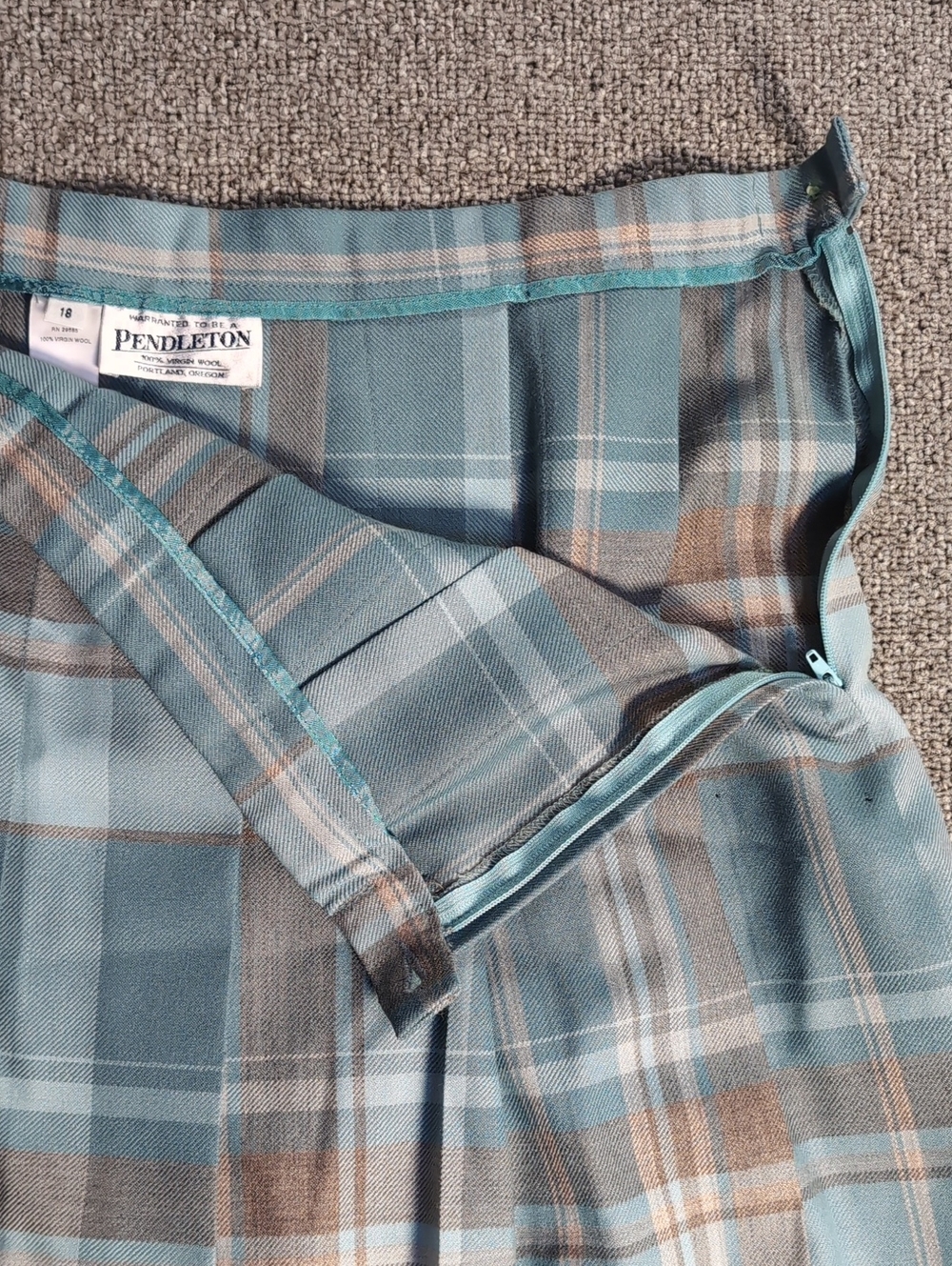 Vintage Pendleton Pleated Skirt Teal/Tan Plaid Wool Made in the USA Size 18 - Picture 6 of 10